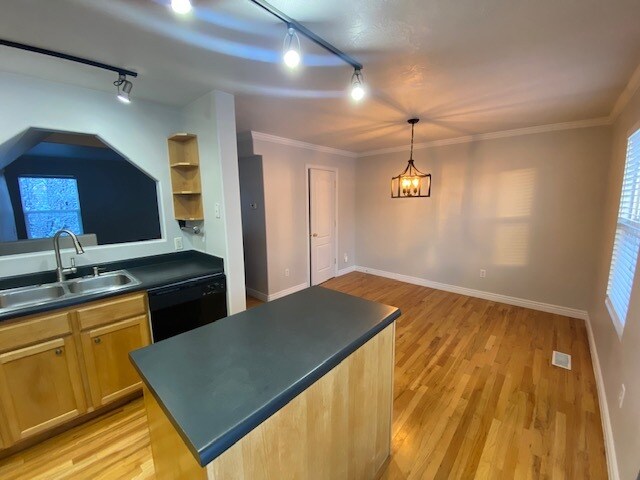 Foto del edificio - 354 E Braidhill Dr