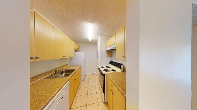 Foto del edificio - 2BD/1BA Condo  **First Floor & Water Included**