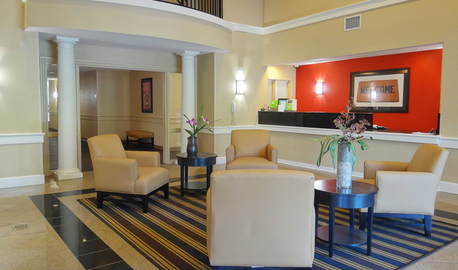 Lobby and Guest Check-in - Furnished Studio - Indianapolis