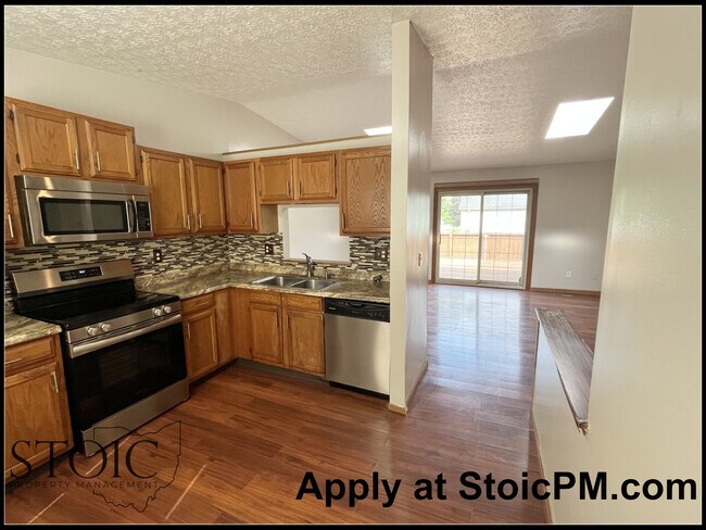 Building Photo - 3169 Earlington Ln