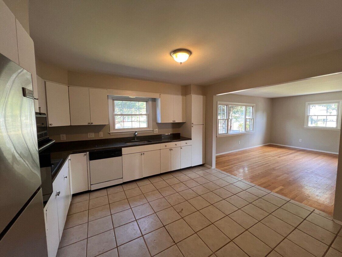 Primary Photo - EHK Albany Property, LLC./ 96 Elsmere