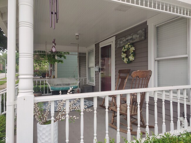 Foto del edificio - 121 N Main St