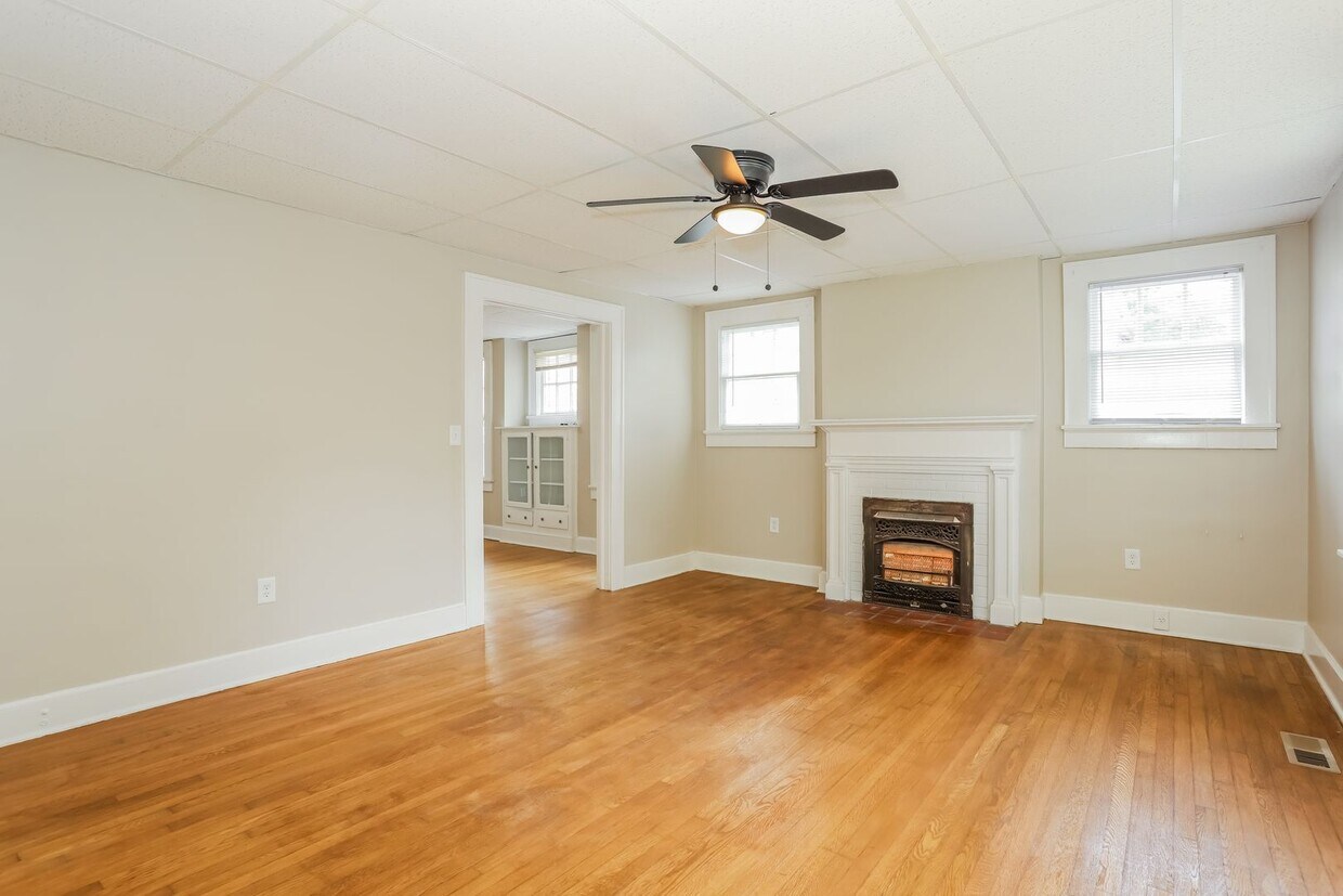 Primary Photo - 222 S 11 St
