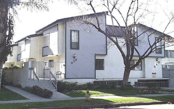 Building Photo - 338-340 W Wilson Ave