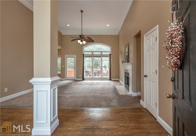 Building Photo - 2883 Battlecrest Dr