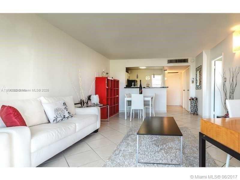 Foto principal - 20400 W Country Club Dr