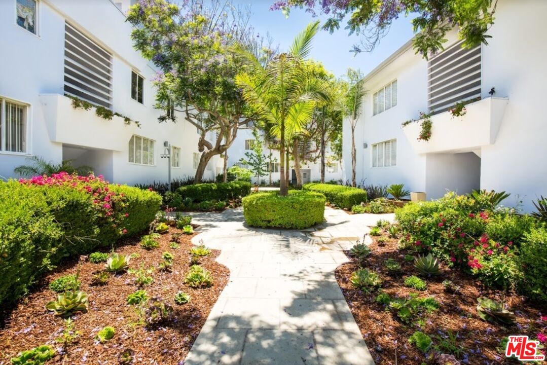 134 San Vicente Blvd Unit 134 B, Santa Monica, CA 90402 Room for Rent