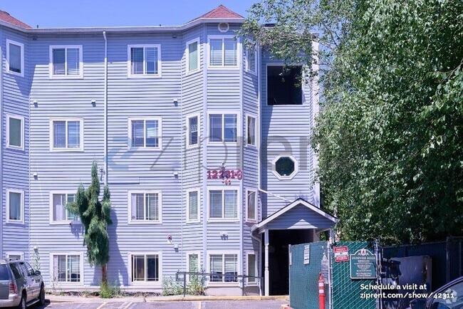 Building Photo - 12239 SE Bush St