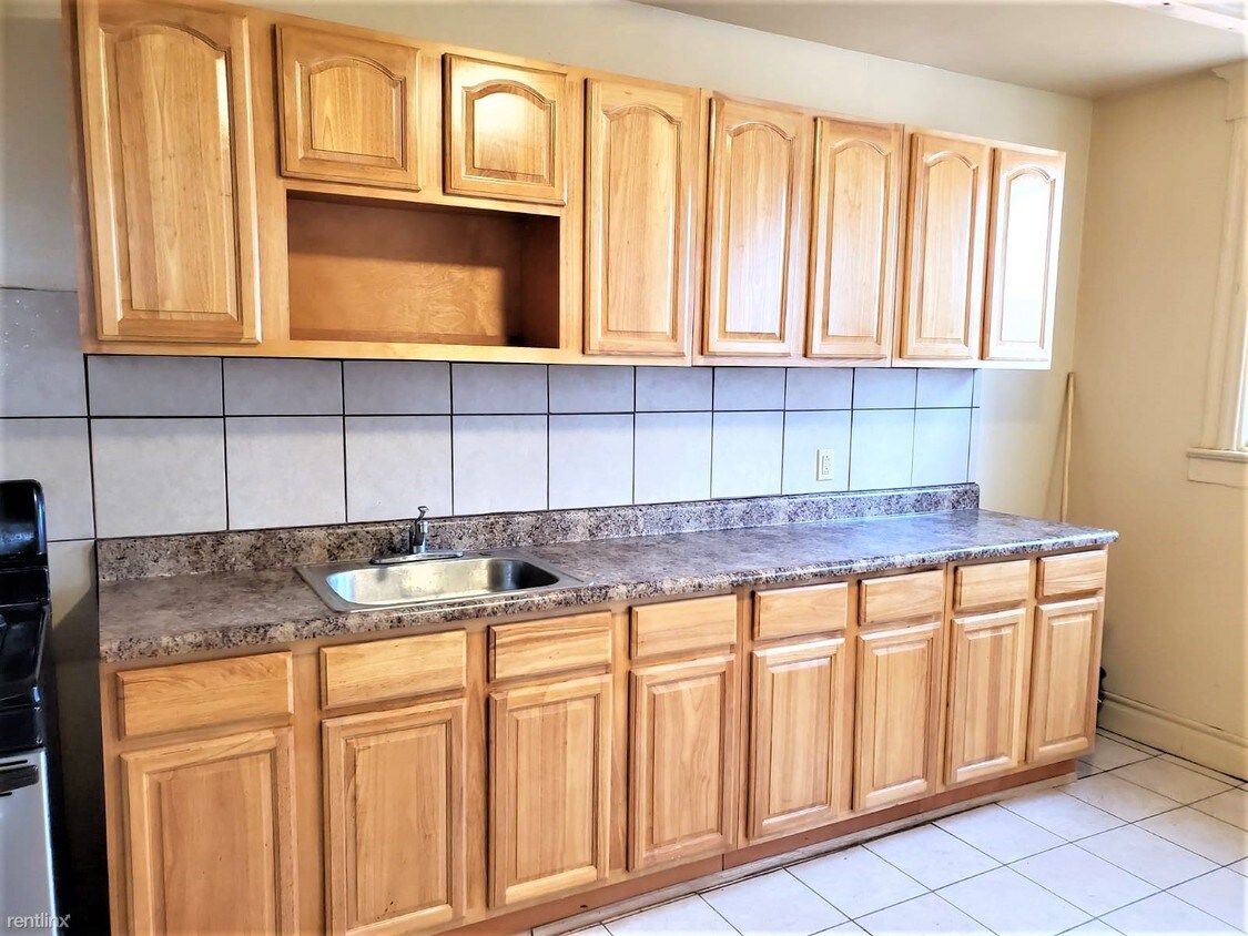3 br, 1 bath - 49 Hazelwood Ave Apt 1 - 3 br, 1 bath  - 49 Hazelwood Ave Apt 1