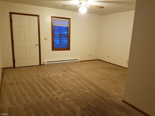Building Photo - 2 br, 1 bath Duplex - 87 New St Apt A