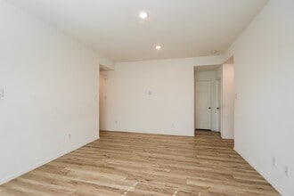 Building Photo - 8707 Wooster Trails Dr