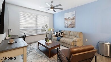 Building Photo - 1001 S Center St