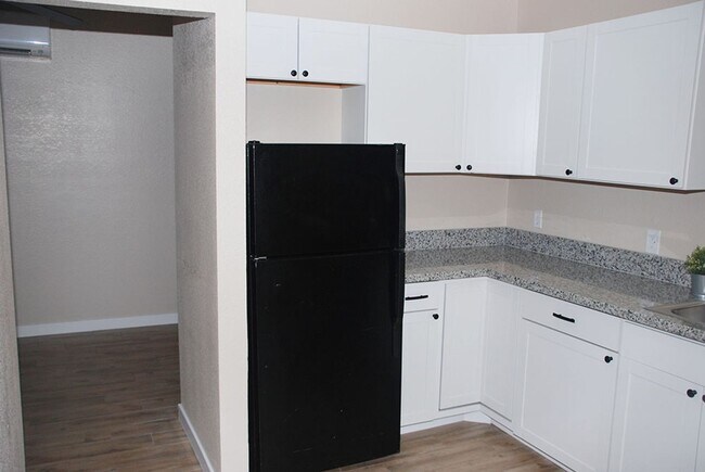 Building Photo - Charming 1 bedroom home near Veterans Hosp...