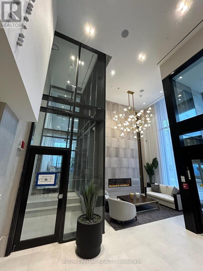 Building Photo - 2020 Bathurst St