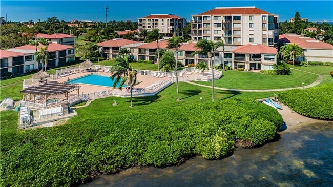 Foto del edificio - 6218 Palma Del Mar Blvd S