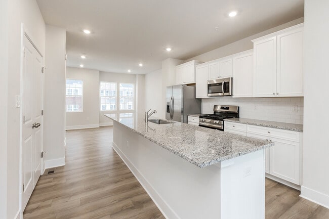 Building Photo - 2273 Marcy Dr