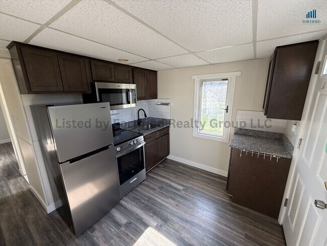 Foto del edificio - 1975 County St