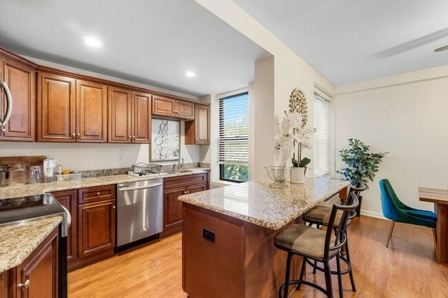 Building Photo - 50 Glenwood Ave