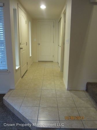 Building Photo - 2 br, 2.5 bath House - 501 Wright Ave. #4