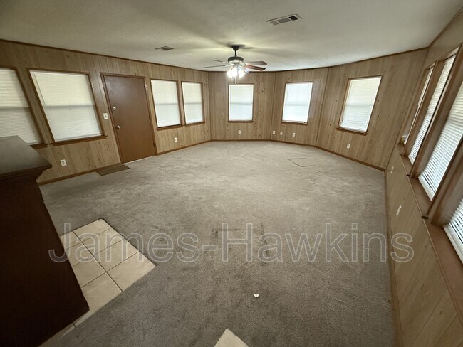 Foto del edificio - 1531 Midway St