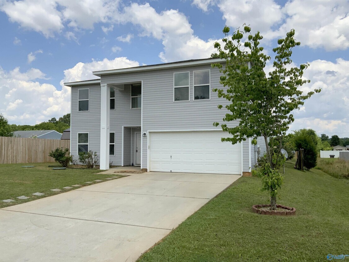 105 Bayside Ln, Toney, AL 35773 House Rental in Toney, AL