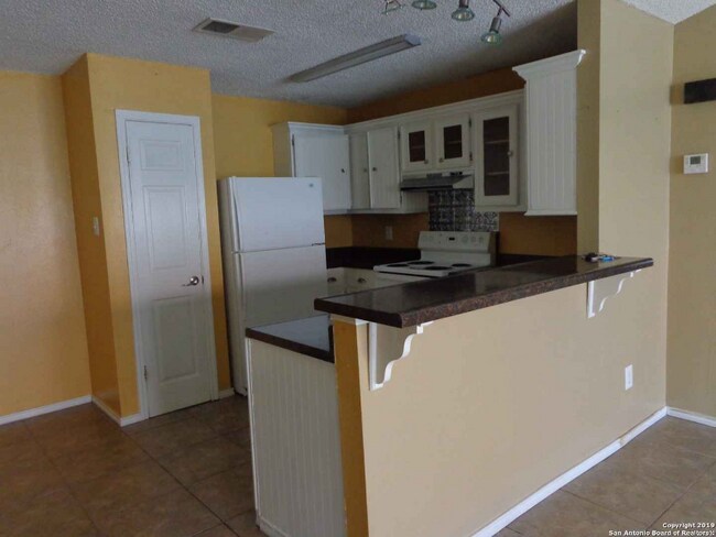 Building Photo - 719 Garden Meadow Dr