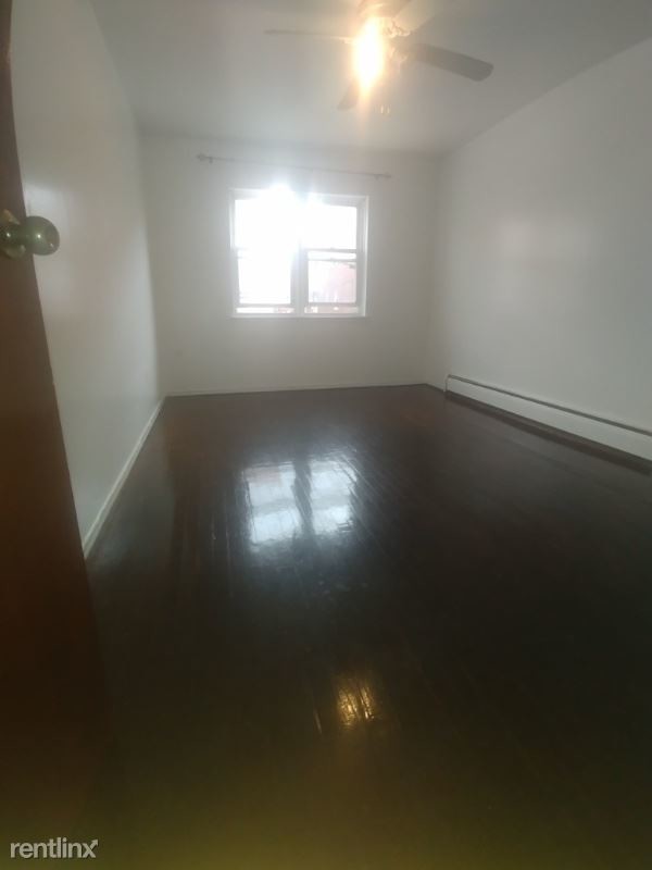 Foto del edificio - 1 br, 1 bath Townhome - 5 Paerdegat 8th St