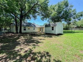 Building Photo - 1916 Houston Pl