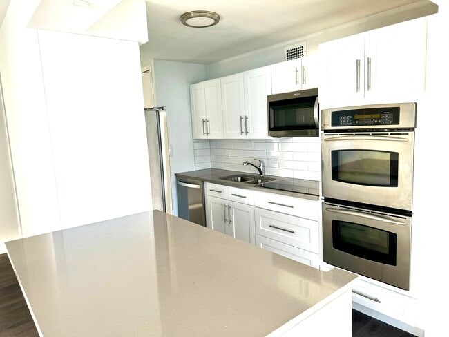 Kitchen - 4800 S Chicago Beach Dr