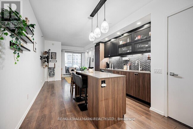 Photo du bâtiment - 783 Bathurst St