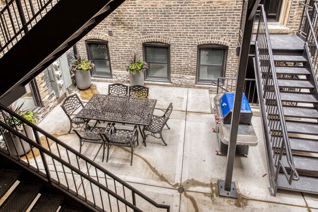 Foto del edificio - 1349 N Noble St