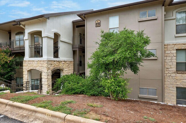 Building Photo - Marvelous at Montevista!