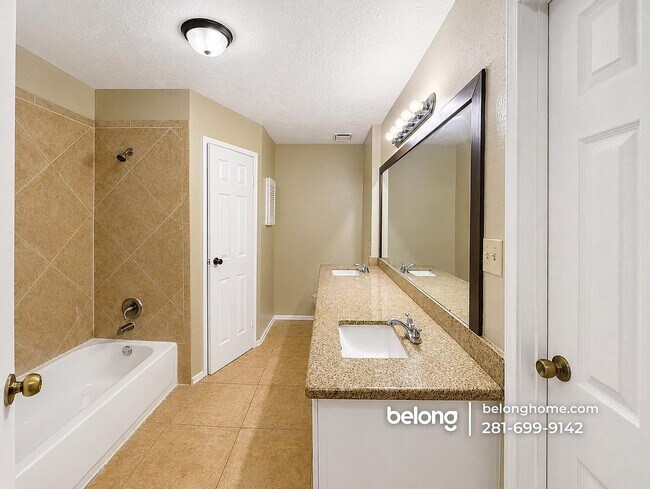 Foto del edificio - 3108 Trembling Creek Cir