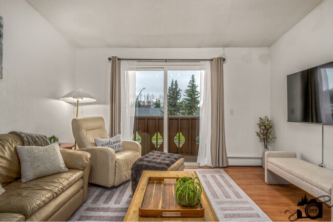 Building Photo - 4401 Reka Dr