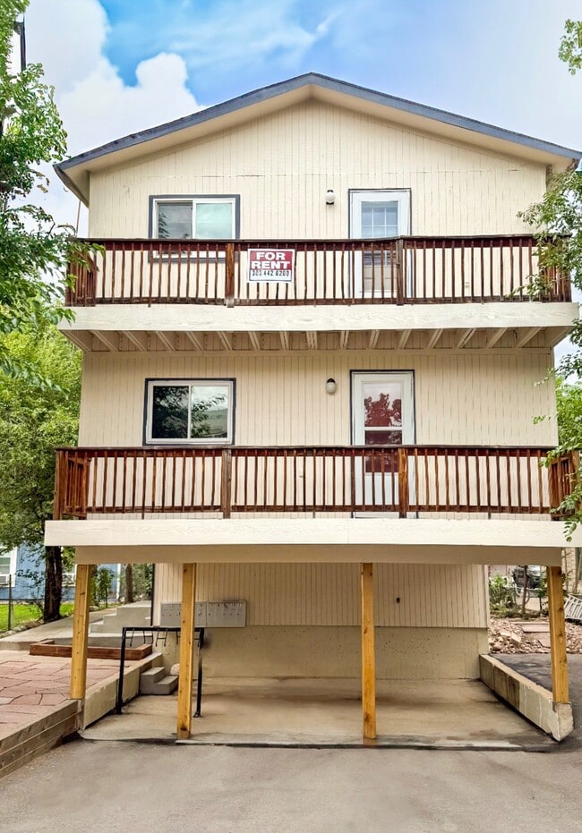 Goss Commons - Goss Commons Apartments