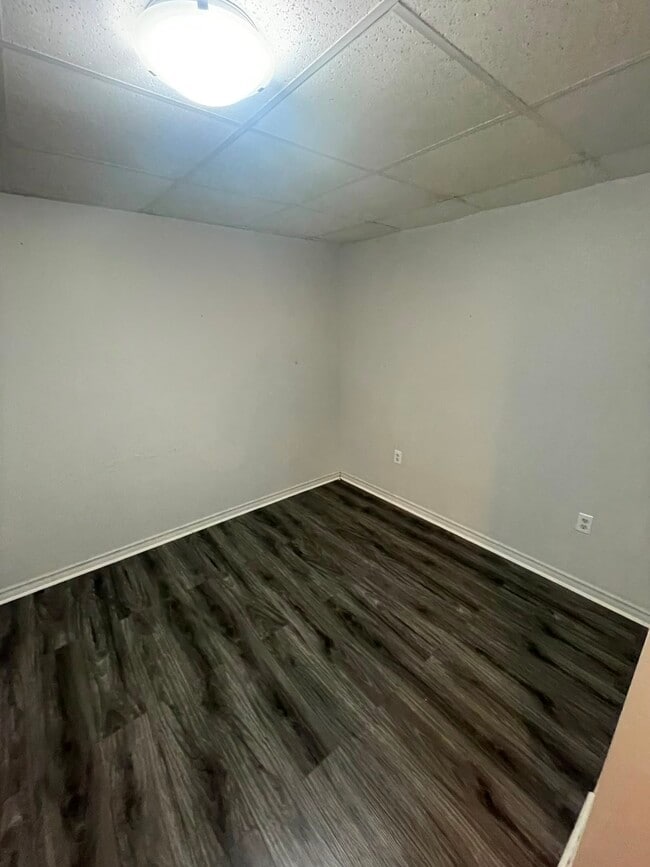 Building Photo - 501 Thorndale Dr