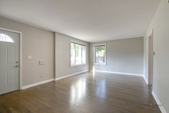Building Photo - 808 E Rockland Rd