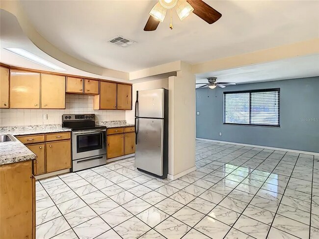 Foto del edificio - 4239 Ridgefield Ave