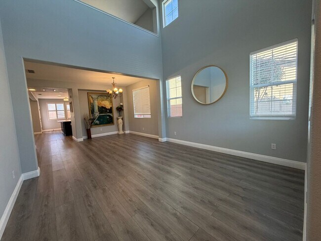 Foto del edificio - AVAILABLE NOW! LEASE TODAY! 4 Bedroom 3 Bath Elk Grove Home with Bonus Room!