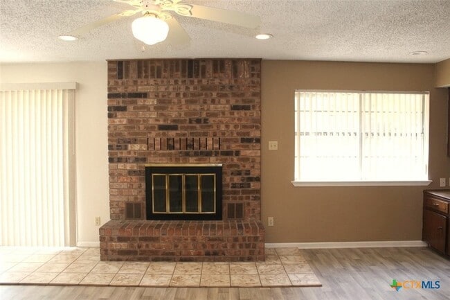 Building Photo - 632 Manning Dr