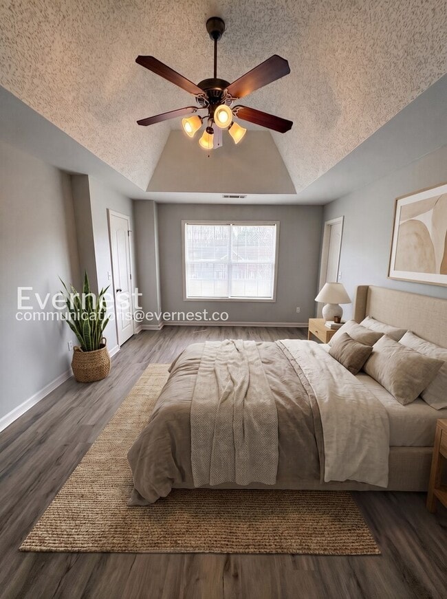 Foto del edificio - 3 Bed, 2.5 Bath Home with Off-Street Parking / Pet-Friendly / Available Now!