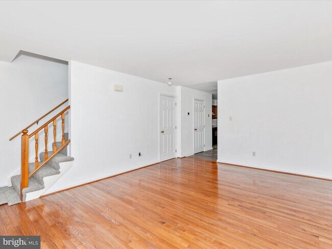Foto del edificio - 1552 Crest View Ave