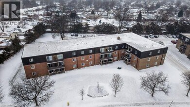 Building Photo - 370 Admiral Dr