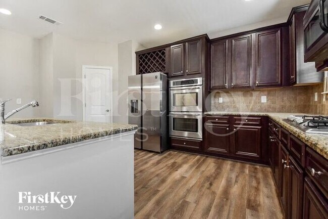 Foto del edificio - 3744 Beech Bottom Ln