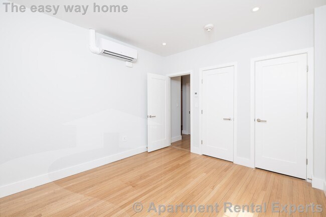 Building Photo - 17 A Forest St