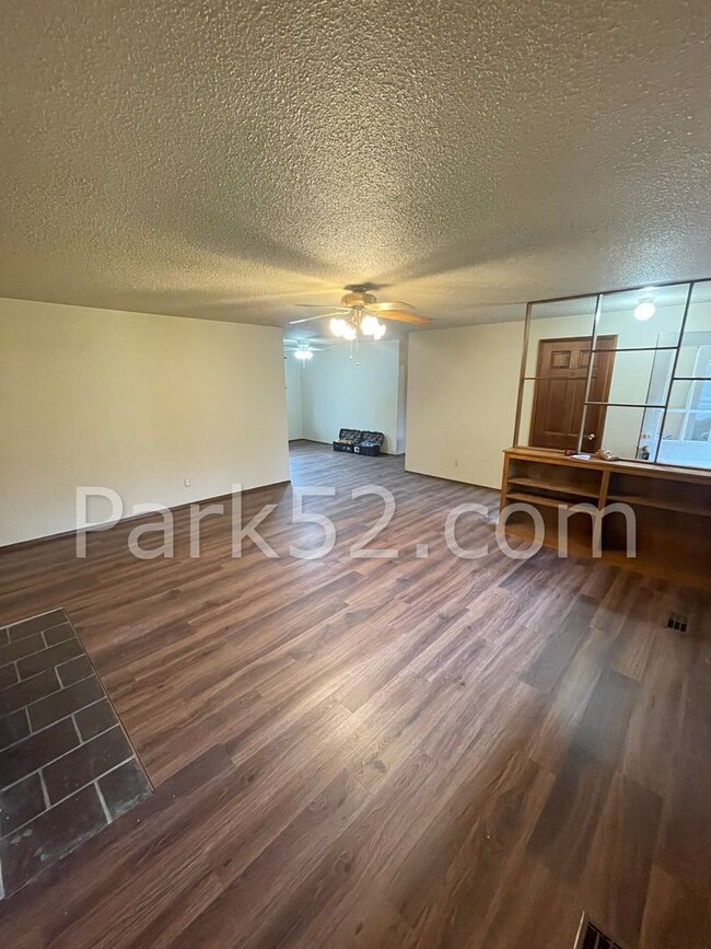 Foto del edificio - 3 Bedroom Rambler in Lakewood!