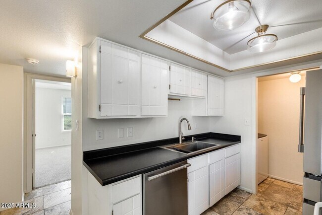 Foto del edificio - 5809 E Thomas Rd