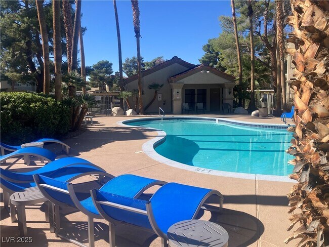 Building Photo - 3145 E Flamingo Rd