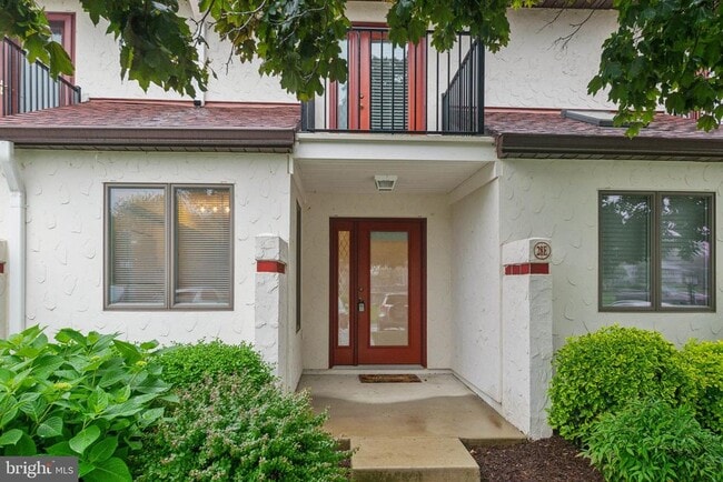 Building Photo - 28 Queen Mary Ct