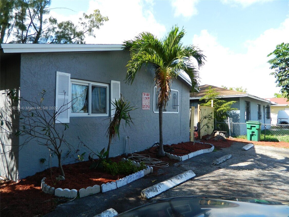 Primary Photo - 1255 NW 27th Ave